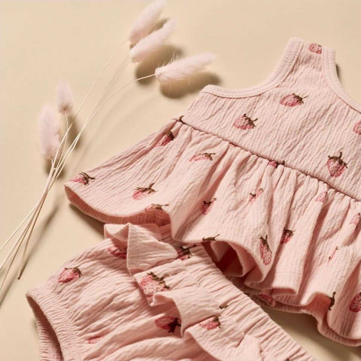 Wilson & Frenchy Strawberry Kisses Organic Ruffle Set | Aster & Ruby