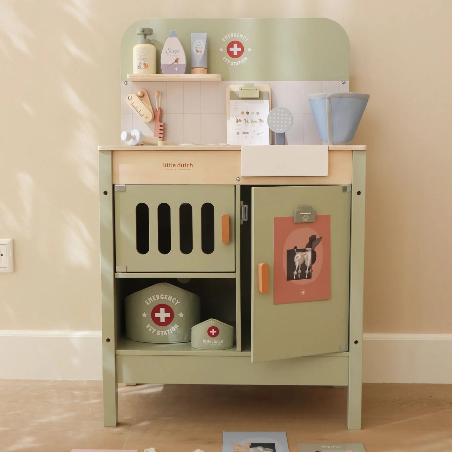 Wooden Play Veterinary Set