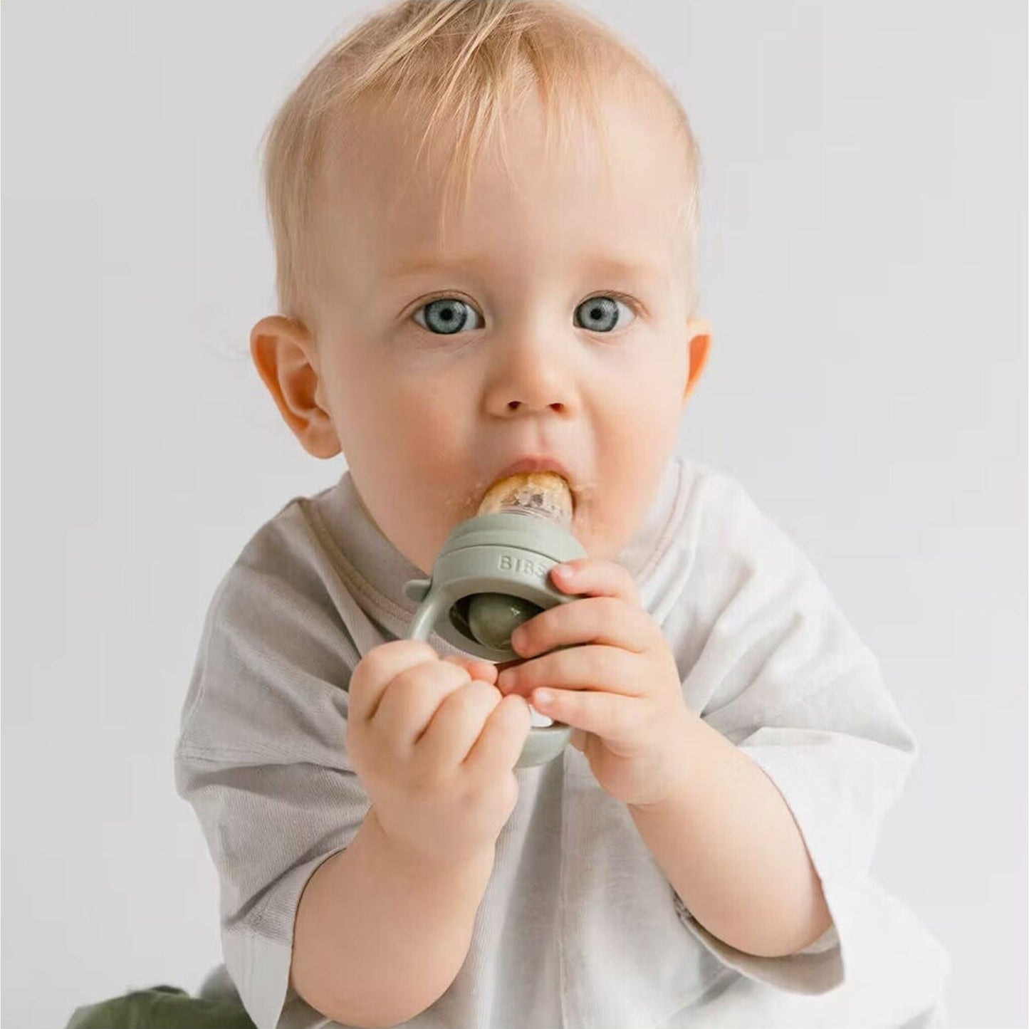 BIBS Baby Feeder Sage | Aster & Ruby