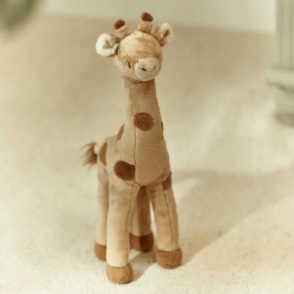 Safari Friends Cuddle Giraffe