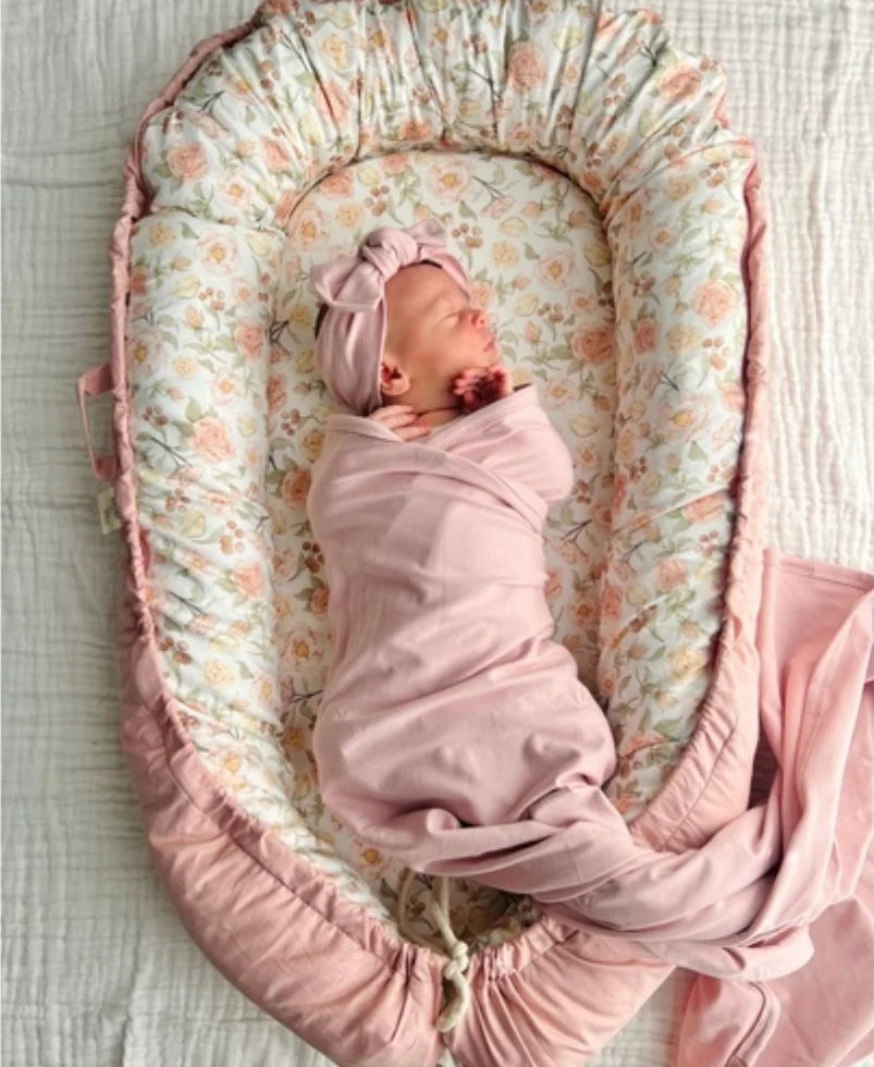 Cuddle Bug & Co Baby Lounger Lola | Aster & Ruby