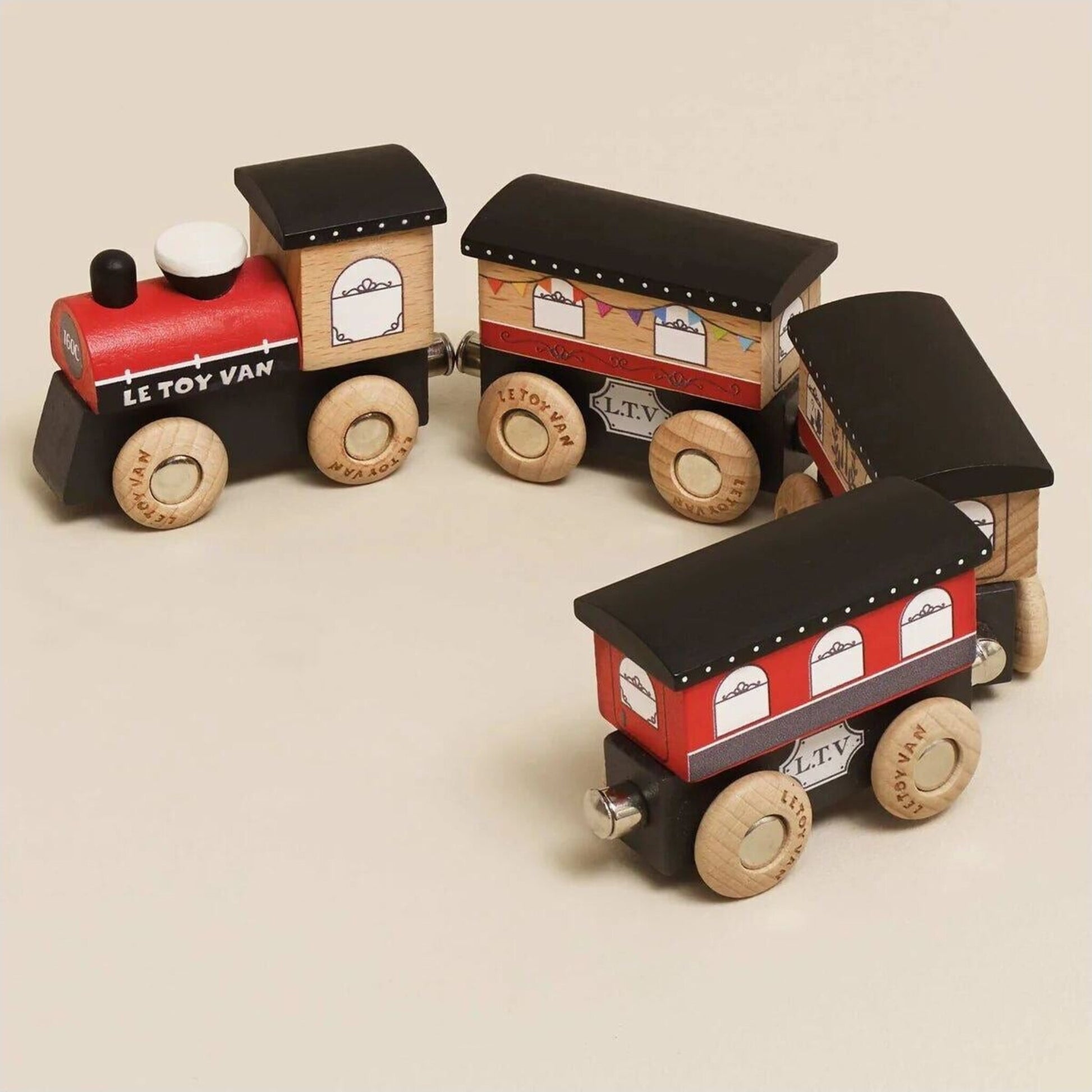 Le Toy Van Royal Express Train & Carriages 4pc | Aster & Ruby