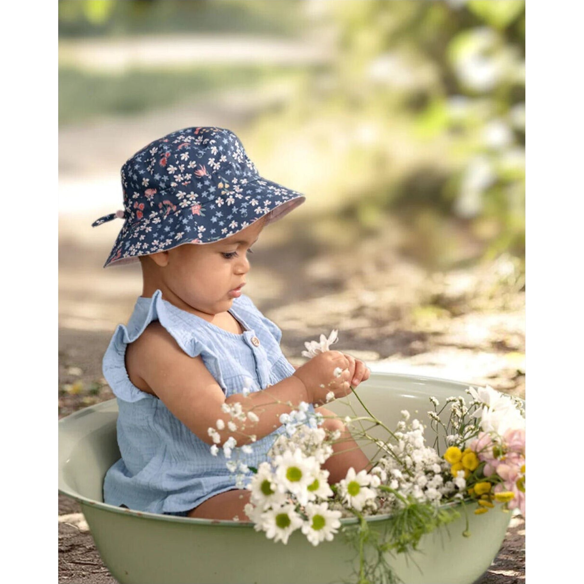 Toshi Sunhat Acacia Midnight | Aster & Ruby