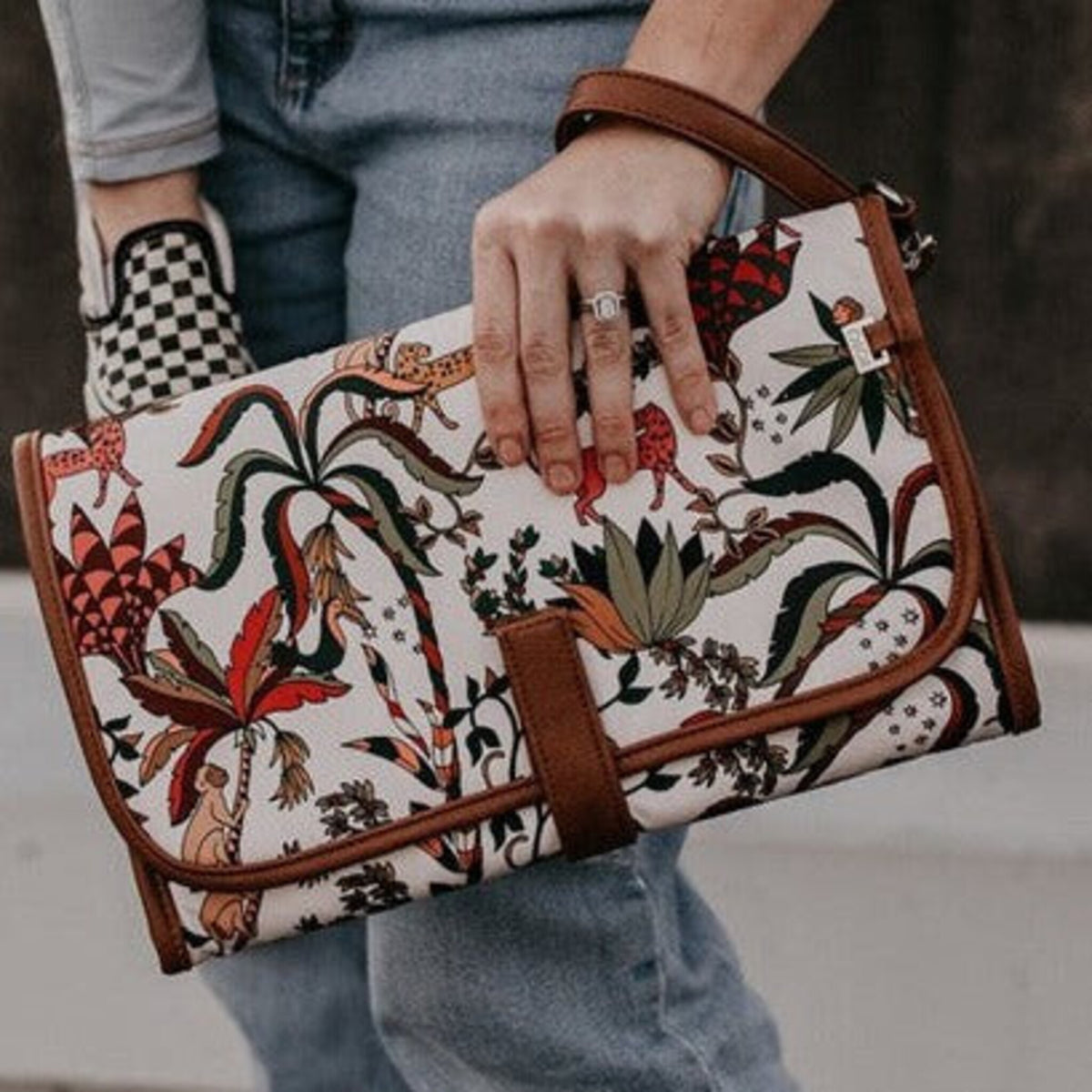 OiOi Change Clutch Jungle Cream